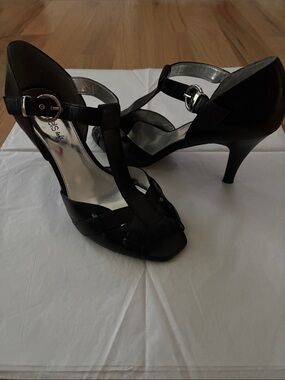 Nickels Black T-Strap Dress Heels